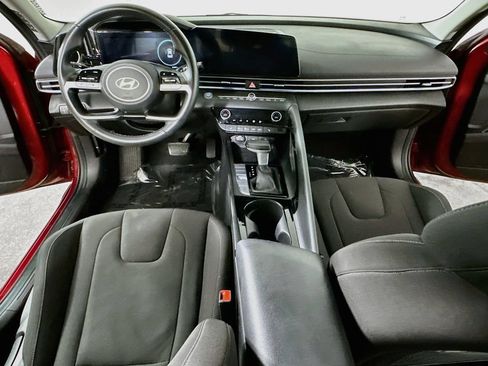 Used 2025 Hyundai Elantra SEL FWD image 16