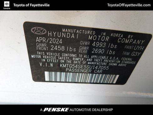 Used 2025 Genesis G70 3.3T Advanced w/ Sport Prestige Package image 9