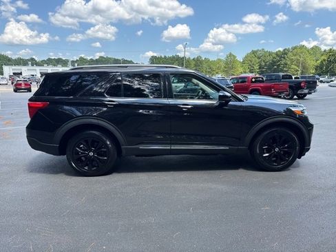 Used 2024 Ford Explorer Limited image 6