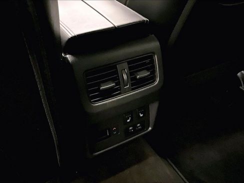 Used 2022 Nissan Rogue Platinum w/ Head-Up Display Package image 10