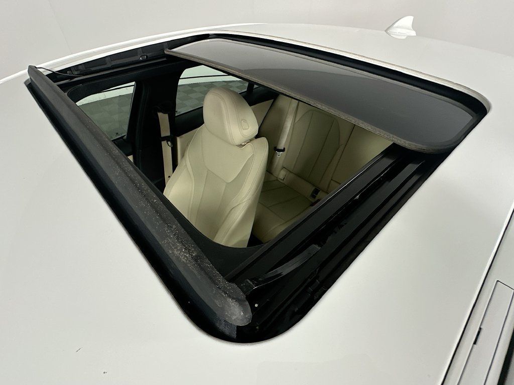 Used 2022 BMW 330e w/ M Sport Package RWD image 22