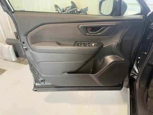 Used 2025 Subaru Forester Premium AWD/4WD image 8
