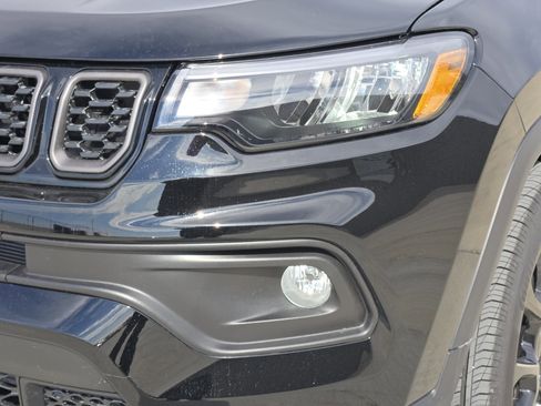 New 2026 Jeep Compass Latitude image 7