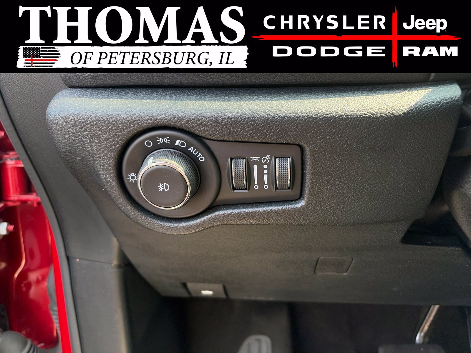Used 2025 Chrysler Pacifica Select FWD image 14