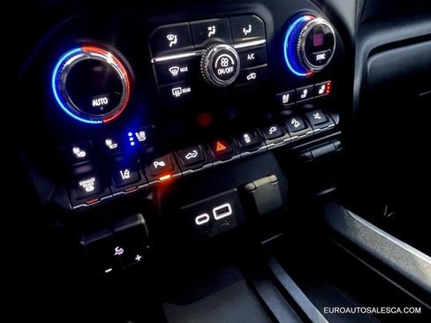 Used 2021 GMC Sierra 2500 Denali w/ Denali Ultimate Package image 20