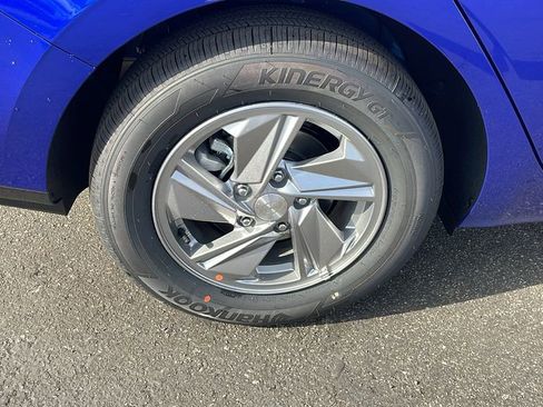 Certified 2026 Hyundai Elantra SE FWD image 28