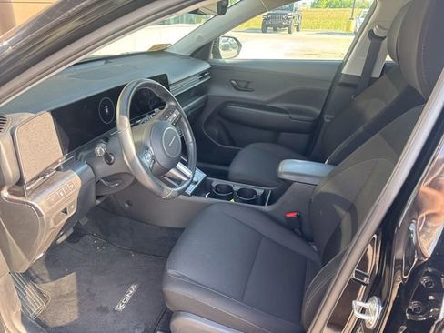 Used 2025 Hyundai Kona SEL FWD image 11