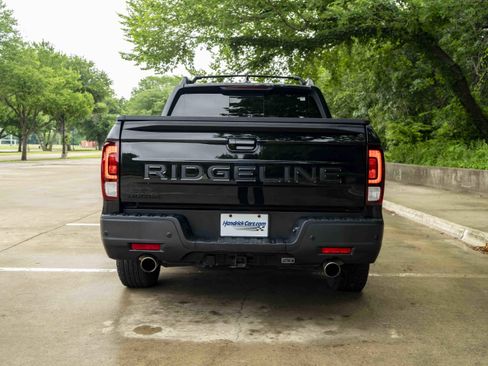 Used 2025 Honda Ridgeline Black Edition image 8