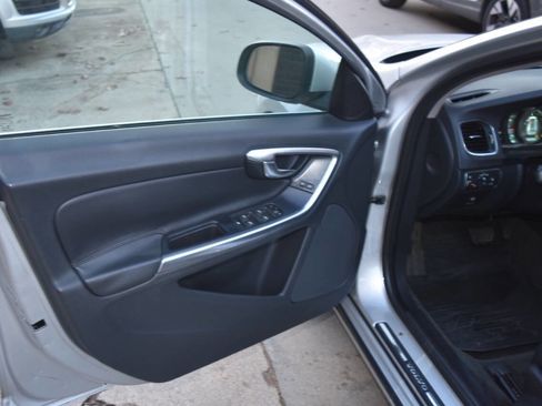 Used 2015 Volvo V60 T5 Premier image 23