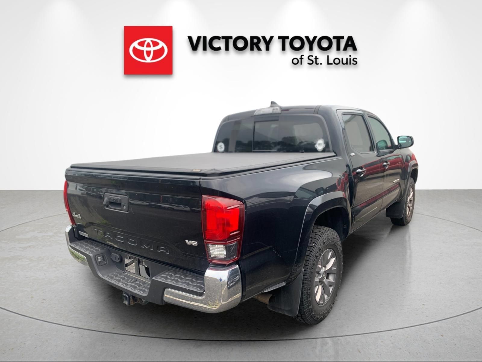Used 2019 Toyota Tacoma SR5 AWD/4WD image 2