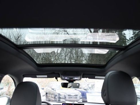 New 2026 Volkswagen Tiguan SE R-Line FWD image 28