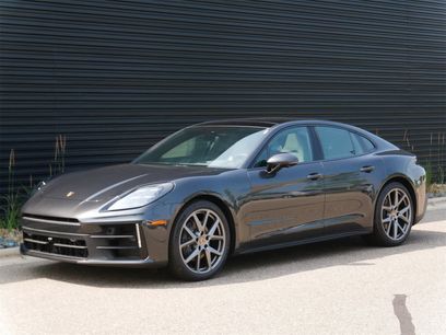 New 2025 Porsche Panamera 4