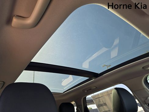 New 2025 Kia Sorento EX w/ EX Panoramic Sunroof Package image 8