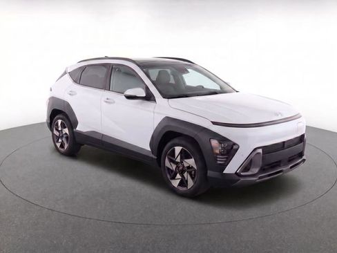 Used 2024 Hyundai Kona Limited FWD image 2