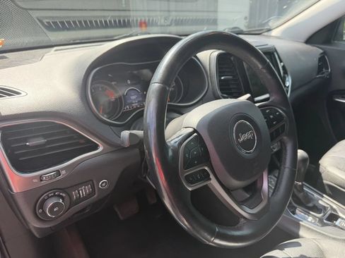 Used 2019 Jeep Cherokee Limited AWD/4WD image 7
