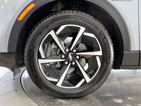 Certified 2025 Chevrolet Equinox EV LT image 10