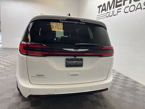 New 2026 Chrysler Pacifica Pinnacle image 5