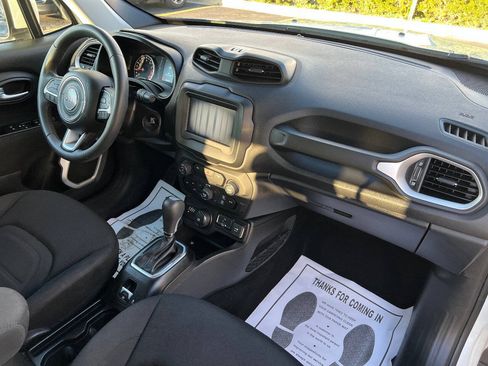 Used 2018 Jeep Renegade Latitude AWD/4WD image 26