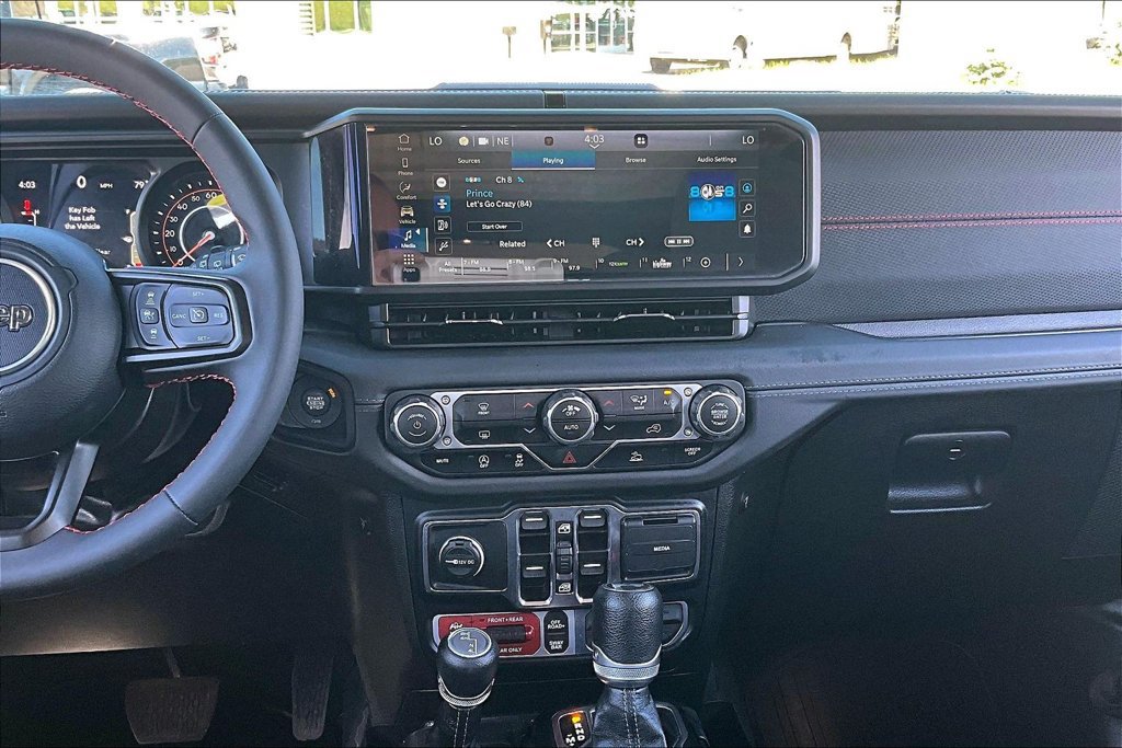 Used 2024 Jeep Wrangler Unlimited Rubicon AWD/4WD image 6