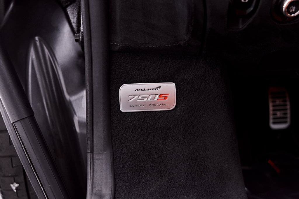 Used 2025 McLaren 750S Spider RWD image 55