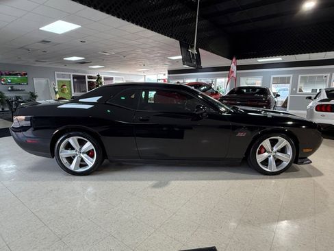Used 2012 Dodge Challenger SRT8 w/ Premium Sound Group image 9