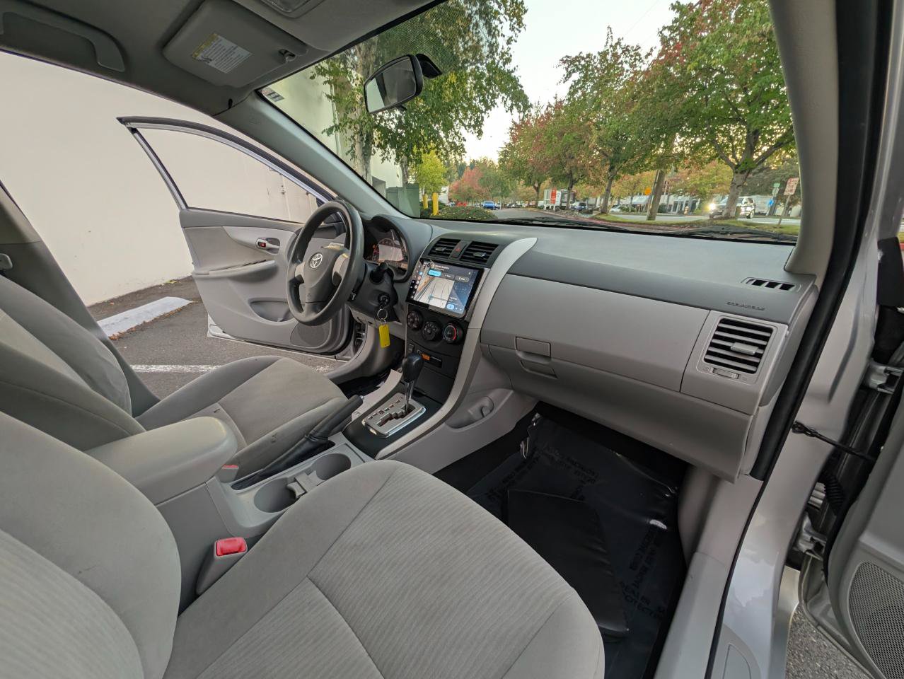 Used 2010 Toyota Corolla LE w/ LE EVP Pkg #1 FWD image 11