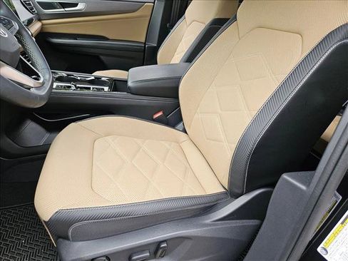 Used 2024 Volkswagen Atlas Cross Sport SE w/ Panoramic Sunroof Package FWD image 14