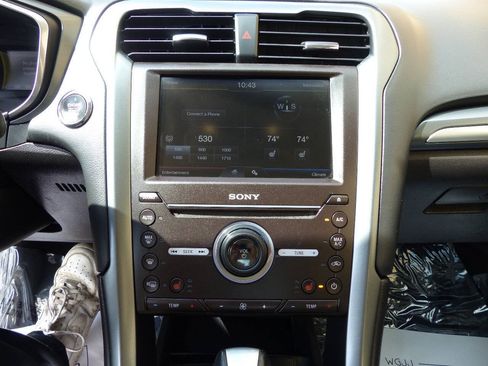 Used 2016 Ford Fusion Titanium FWD image 31
