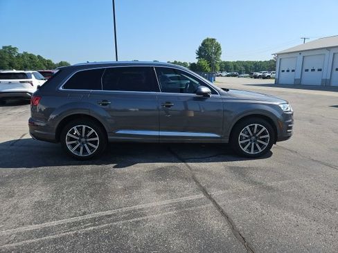 Used 2019 Audi Q7 3.0T Premium w/ Cold Weather Package AWD/4WD image 5