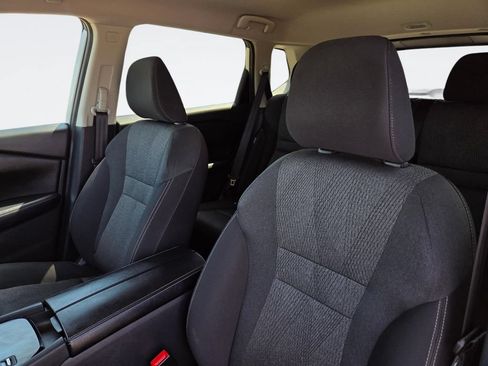 Used 2025 Nissan Rogue SV FWD image 31