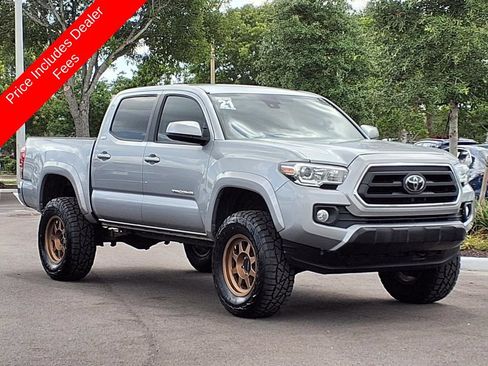 Used 2021 Toyota Tacoma SR5 AWD/4WD image 1