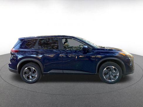 Used 2025 Nissan Rogue SV image 8
