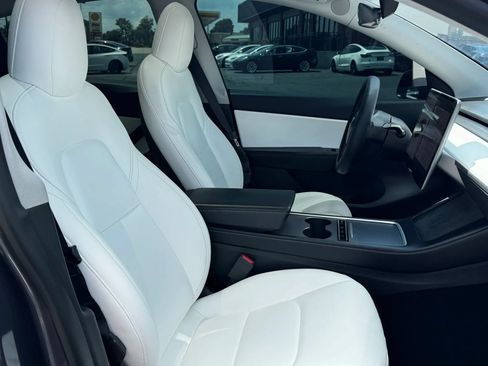 Used 2021 Tesla Model Y Long Range AWD/4WD image 7