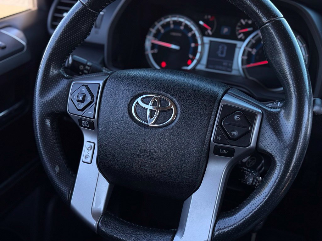 Used 2016 Toyota 4Runner SR5 AWD/4WD image 9