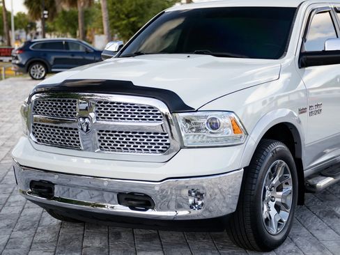 Used 2017 RAM 1500 Laramie w/ Convenience Group AWD/4WD image 5