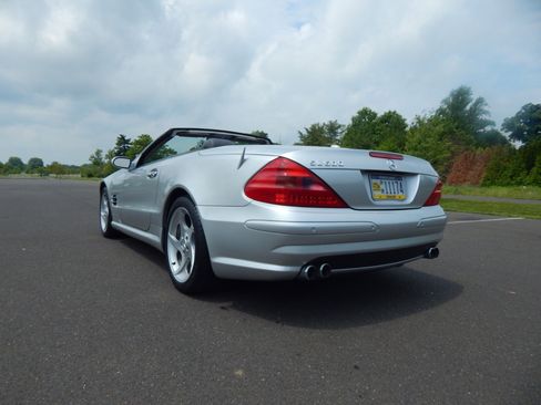 Used 2005 Mercedes-Benz SL 600 w/ AMG Sport Pkg image 6
