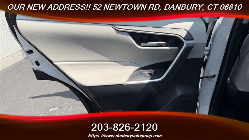 Used 2022 Toyota RAV4 XLE Premium FWD image 28