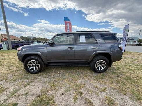 Used 2022 Toyota 4Runner TRD Off-Road Premium AWD/4WD image 4