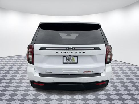 Used 2023 Chevrolet Suburban RST w/ Luxury Package AWD/4WD image 4