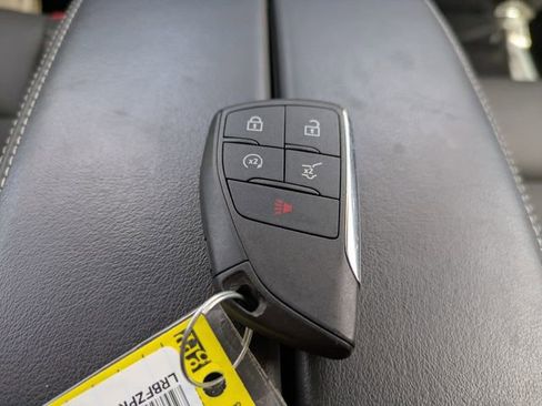 Used 2023 Buick Envision Essence w/ Sport Touring Package AWD/4WD image 37