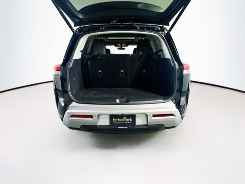 Used 2023 Nissan Pathfinder SL w/ SL Premium Package FWD image 32