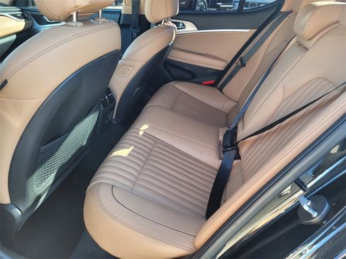 Used 2022 Genesis G70 3.3T image 11