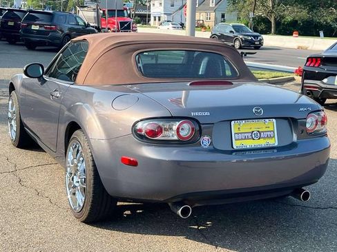 Used 2006 MAZDA MX-5 Miata Grand Touring w/ Premium Pkg RWD image 3