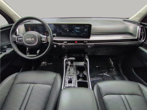 Certified 2025 Kia Sorento S FWD image 4