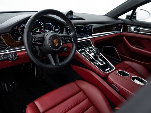 Certified 2022 Porsche Panamera 4 image 4