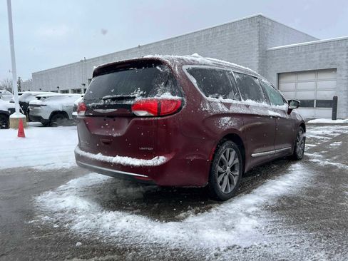 Used 2019 Chrysler Pacifica Limited w/ Tire & Wheel Group image 22