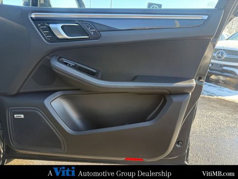 Used 2020 Porsche Macan image 29