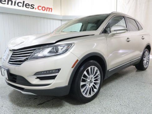 Used 2017 Lincoln MKC Reserve w/ Lincoln MKC Climate Package AWD/4WD image 2