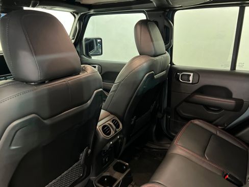 Certified 2025 Jeep Gladiator Rubicon image 19