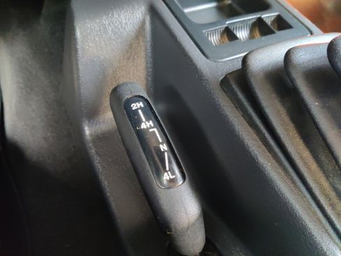 Used 2004 Jeep Wrangler X image 33